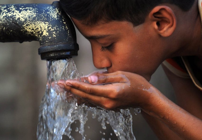 Скільки потрібно випивати води в день?