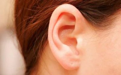 Прищі за вухами і на шиї: причини і лікування. Як позбутися прищів близько вух