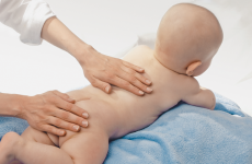 Можна робити масаж дитині, якщо у нього нежить?