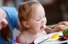 Чи можна дитині давати яйця?