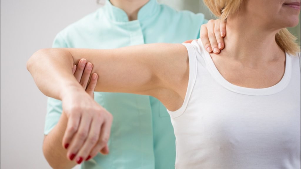 Для чого проводиться масаж при переломі хірургічної шийки плеча