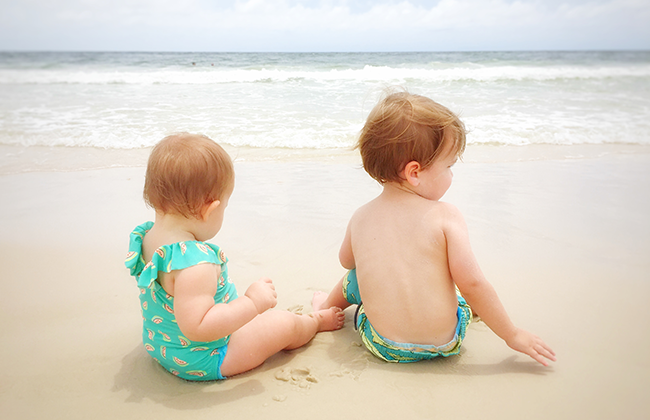 Чи можна дитині поїхати з батьками на море?
