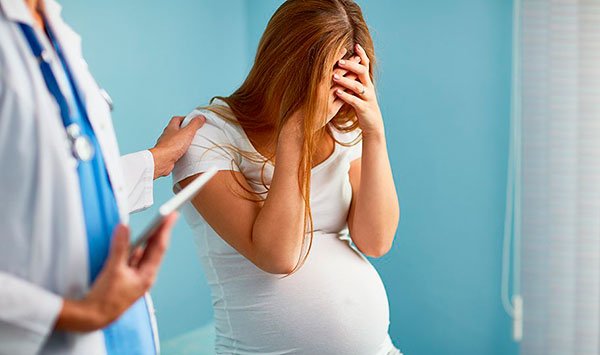 Виділення після чищення завмерлої вагітності: через скільки днів після вискоблювання починають йти, якими бувають