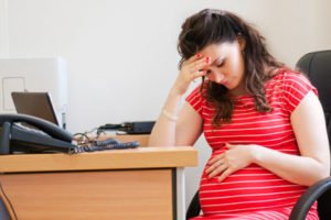 Ознаки і симптоми завмерлої вагітності: як проявляється розвивається вагітність, може протікати безсимптомно, як виявити і визначити прояви вчасно?