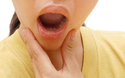 Болить щелепа при відкритті рота: причини і методи лікування