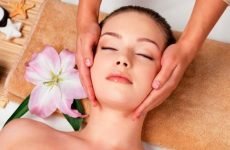 Омолоджуючий масаж обличчя — особливості проведення процедури в домашніх умовах