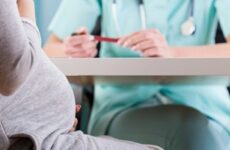Причини завмерлої вагітності на ранніх термінах: чому буває, симптоми та наслідки