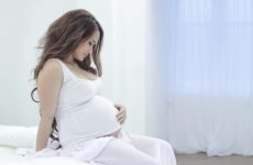 Як визначити причину мазні і що робити при мажущей вагінальної секреції на початку вагітності — радить лікар