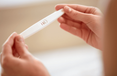 Показує тест на вагітність позаматкову вагітність на ранніх термінах чи ні: що означає негативний або позитивний відповідь