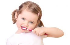Дитяча зубна паста: склад, відгуки і особливості вибору