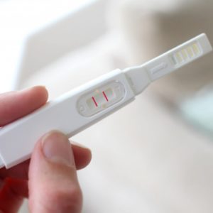 Чи покаже тест позаматкову вагітність до затримки у місячний період і після них? Які тести використовувати, і на який день вагітності може визначити тест?