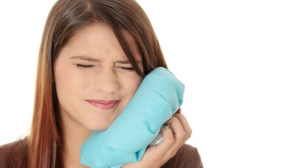 Що робити, якщо опухла щока від зуба: причини і методи лікування