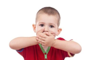 У дитини пахне з рота гниллю: причини виникнення та способи лікування