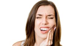 Чому при нежиті болять зуби: причини та способи лікування