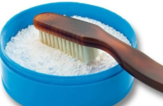 Що таке зубний порошок – особливості застосування, властивості, користь і шкода