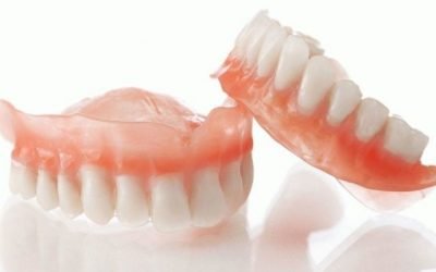 Силіконові зубні протези: основні різновиди, встановлення та догляд