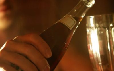 Алкоголь на голодний шлунок: чи можна пити, наслідки