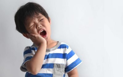 Що робити, якщо у дитини болить зуб? Особливості болю молочних і корінних зубів