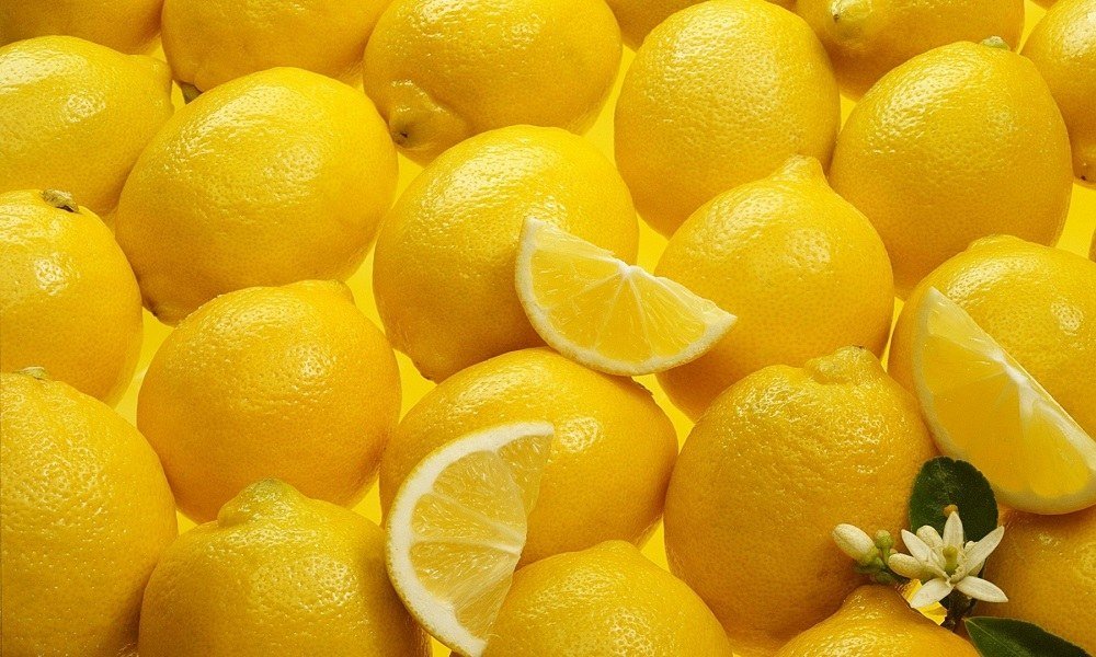 Чим корисна вода з лимоном для здоровя