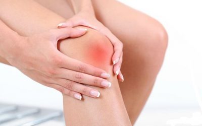Біль в коліні при згинанні та розгинанні, присіданні і вставанні: причини, лікування, як зняти різкий напад