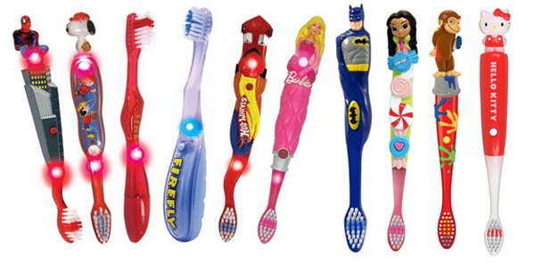 Як правильно вибрати зубну щітку для дітей