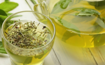 Який трав’яний чай можна пити при гастриті з підвищеною кислотністю: зелений, іван чай, ромашковий