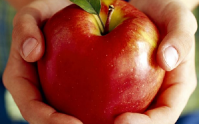 Можна чи ні їсти яблука при гастриті з підвищеною кислотністю: запечені, свіжі