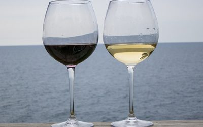 Скільки вина можна пити в день жінкам і чоловікам