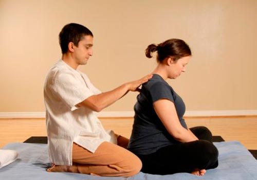 Можно ли беременным делать массаж спины? ответ в статье