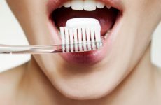 Дієві способи зміцнення емалі зубів у стоматолога