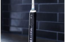 Огляд електричної зубної щітки Oral-B Genius 10000N Black