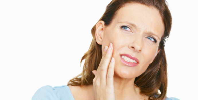 Болить зуб при натисканні після пломбування: чому і що робити