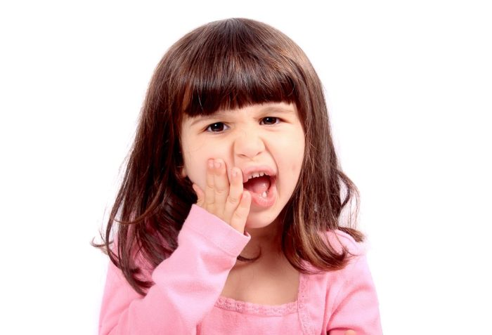 У дитини болить зуб: причини та ефективні методи лікування