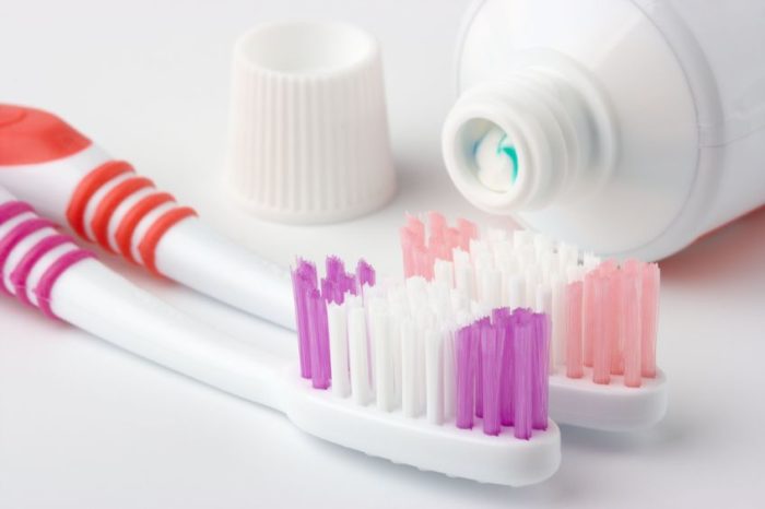 Зубна паста від карієсу: критерії вибору, склад, відгуки